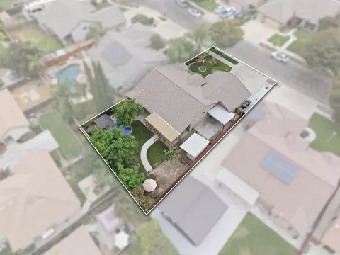 View/Area - 2234 N Carson Ct, Visalia, CA 93291 photo 3 of 5