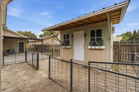 Exterior - 2234 N Carson Ct, Visalia, CA 93291 photo 11 of 17