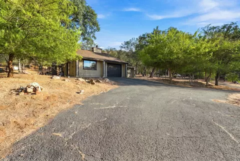 Exterior - 41113 Oak Ridge Dr #A, Three Rivers, CA 93271 photo 10 of 10