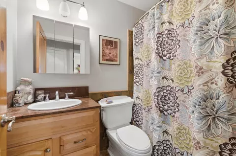Bath - 41113 Oak Ridge Dr #A, Three Rivers, CA 93271 photo 1 of 3