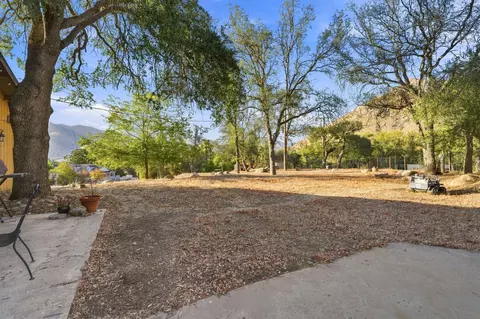 Exterior - 41113 Oak Ridge Dr #A, Three Rivers, CA 93271 photo 5 of 10