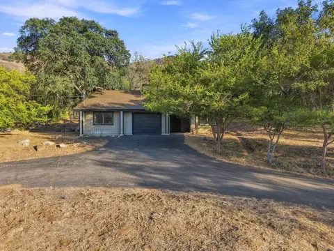 Exterior - 41113 Oak Ridge Dr #A, Three Rivers, CA 93271 photo 2 of 10
