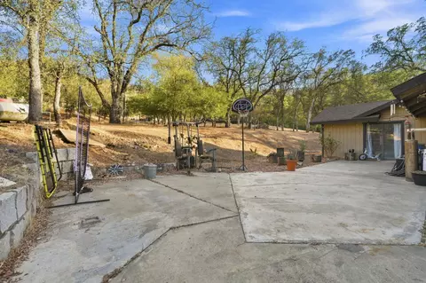 Exterior - 41113 Oak Ridge Dr #A, Three Rivers, CA 93271 photo 8 of 10