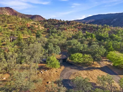 View/Area - 41113 Oak Ridge Dr #A, Three Rivers, CA 93271 photo 3 of 8