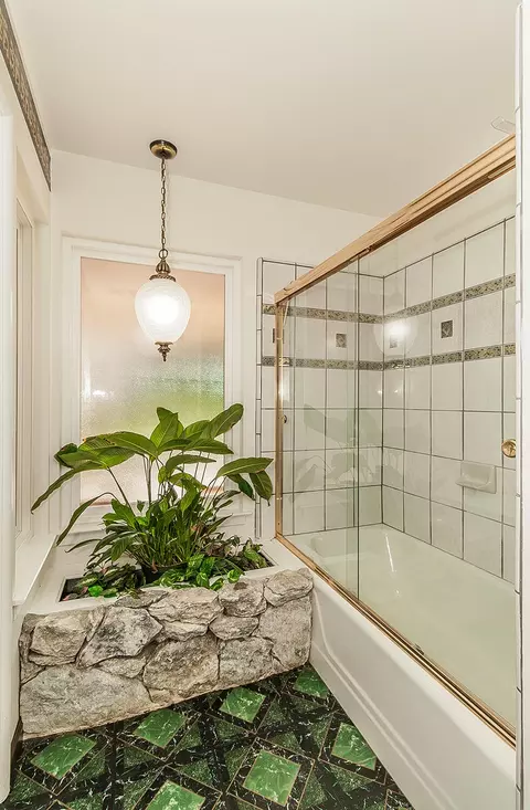 Bath - 3670 S Newmark Ave, Sanger, CA 93657 photo 4 of 7