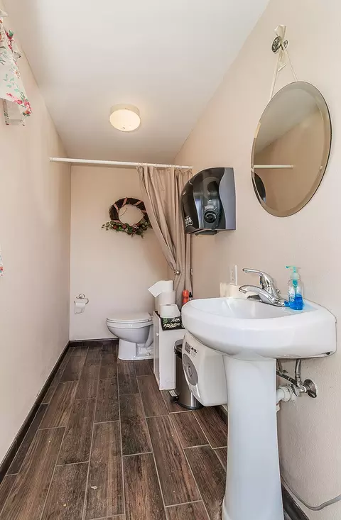 Bath - 3670 S Newmark Ave, Sanger, CA 93657 photo 7 of 7