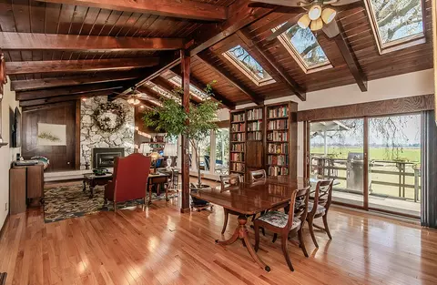 Dining - 3670 S Newmark Ave, Sanger, CA 93657 photo 2 of 3