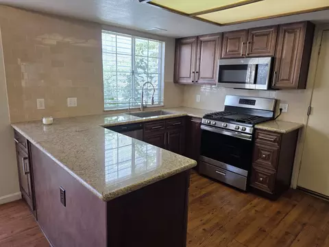 Kitchen - 1468 Mayflower Way, Clovis, CA 93612 photo 1 of 5
