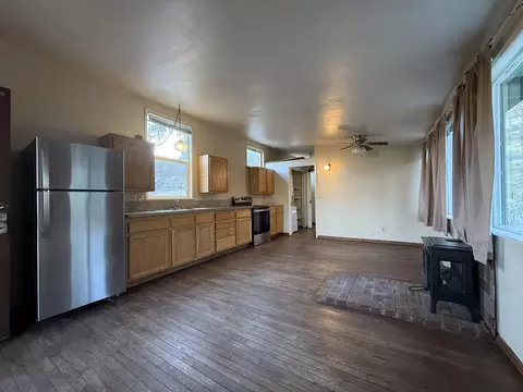 Living - 41110 Blossom Dr, Three Rivers, CA 93271 photo 3 of 5