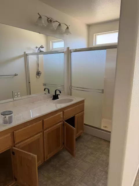 Bath - 2419 E Oak Ave, Visalia, CA 93292 photo 1 of 2