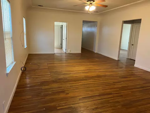 Living - Ave 200, Strathmore, CA 93267 photo 2 of 3