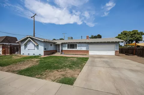 1612 W Caldwell Ave, Visalia, CA 93277