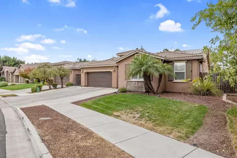 1313 N University Ct, Visalia, CA 93291