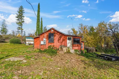 Exterior - 46583 Dunlap Rd, Miramonte, CA 93641 photo 3 of 7