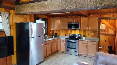 Kitchen - 51867 Cedar Rd, Cedar Slope, CA 93265 photo 2 of 2