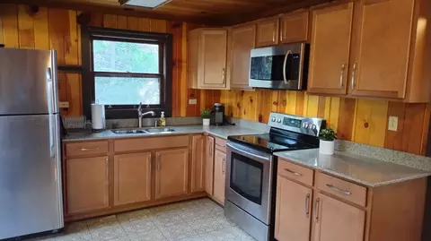 Kitchen - 51867 Cedar Rd, Cedar Slope, CA 93265 photo 1 of 2