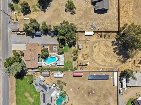 View/Area - 351 S Cornucopia Rd, Exeter, CA 93221 photo 3 of 9