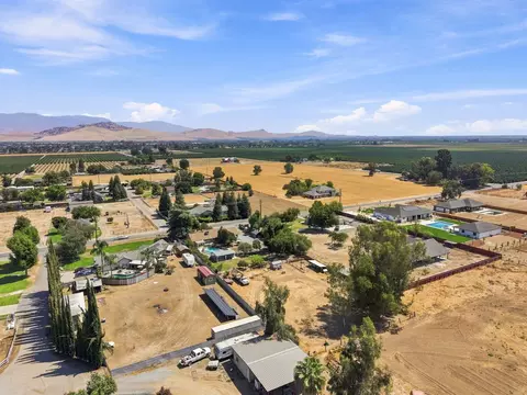 View/Area - 351 S Cornucopia Rd, Exeter, CA 93221 photo 1 of 9
