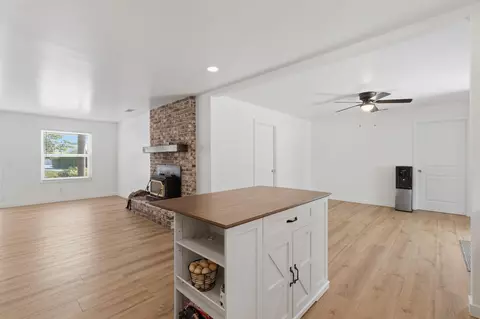 Living - 351 S Cornucopia Rd, Exeter, CA 93221 photo 8 of 9