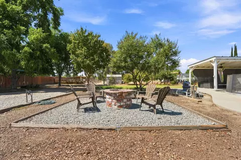 Exterior - 351 S Cornucopia Rd, Exeter, CA 93221 photo 9 of 14