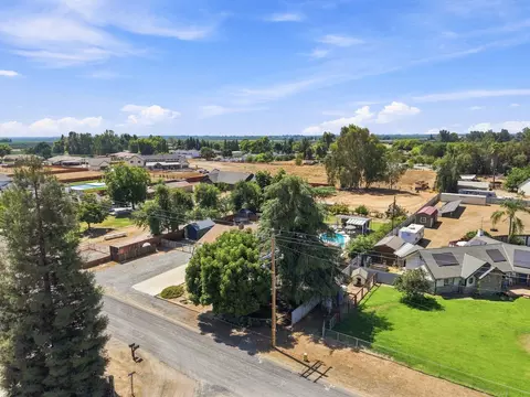 View/Area - 351 S Cornucopia Rd, Exeter, CA 93221 photo 6 of 9