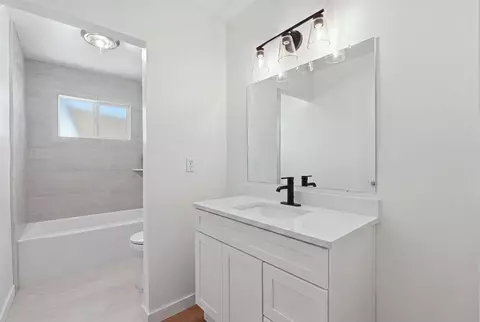 Bath - 351 S Cornucopia Rd, Exeter, CA 93221 photo 1 of 3