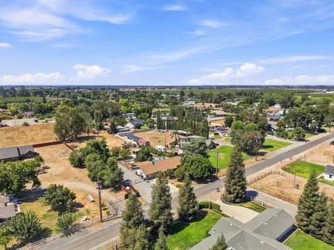 View/Area - 351 S Cornucopia Rd, Exeter, CA 93221 photo 7 of 9