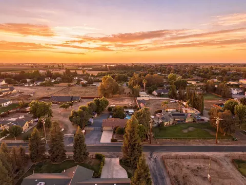 View/Area - 351 S Cornucopia Rd, Exeter, CA 93221 photo 9 of 9