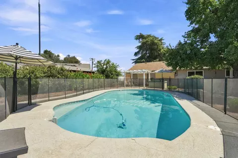 Exterior - 351 S Cornucopia Rd, Exeter, CA 93221 photo 10 of 14