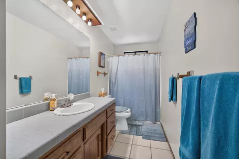 Bath - 42092 S Fork Dr, Three Rivers, CA 93271 photo 1 of 2