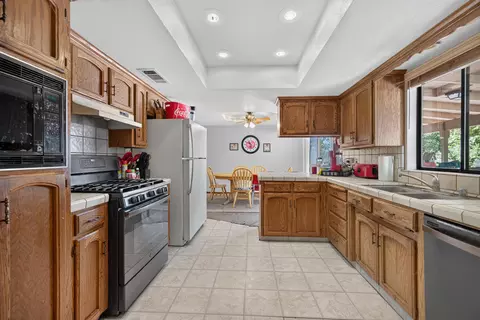 Kitchen - 42092 S Fork Dr, Three Rivers, CA 93271 photo 1 of 4