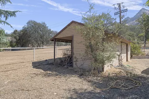 Exterior - 42092 S Fork Dr, Three Rivers, CA 93271 photo 7 of 15