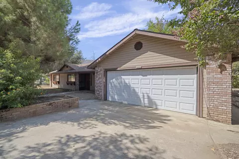 Exterior - 42092 S Fork Dr, Three Rivers, CA 93271 photo 2 of 15