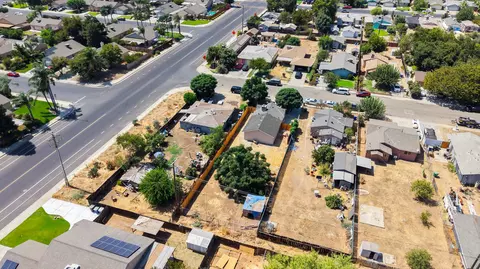 View/Area - 424 Morton Ave, Sanger, CA 93657 photo 4 of 4