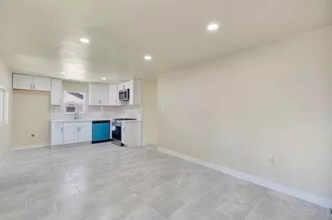 Living - 424 Morton Ave, Sanger, CA 93657 photo 1 of 1