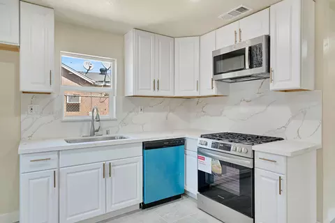 Kitchen - 424 Morton Ave, Sanger, CA 93657 photo 1 of 3