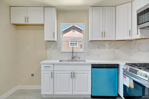 Kitchen - 424 Morton Ave, Sanger, CA 93657 photo 2 of 3