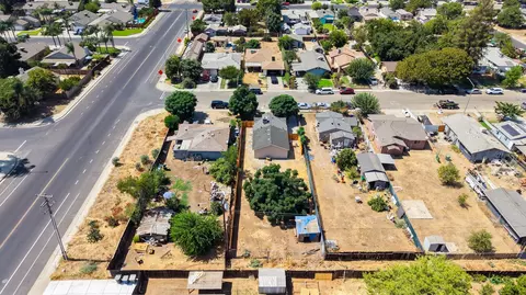 View/Area - 424 Morton Ave, Sanger, CA 93657 photo 3 of 4