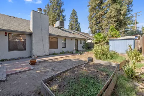 Exterior - 1900 Evergreen Ct, Visalia, CA 93292 photo 6 of 6