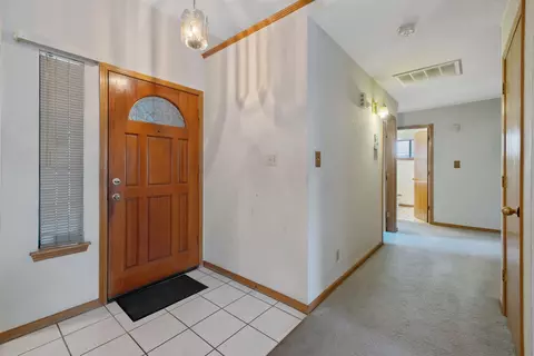 Entry Way - 1900 Evergreen Ct, Visalia, CA 93292 photo 1 of 3
