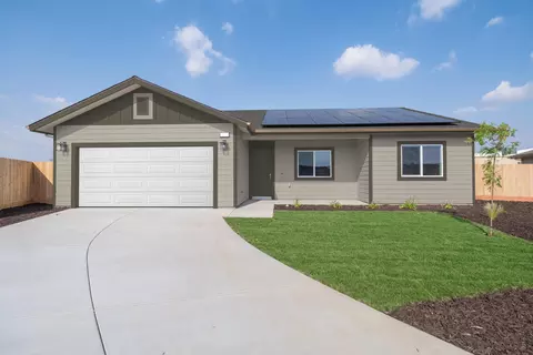 243 Yokut Ave, Woodlake, CA 93286
