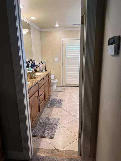 Bath - 1602 E Avila Dr, Tulare, CA 93274 photo 4 of 11