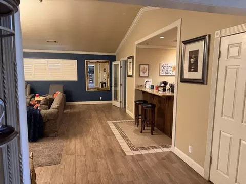 Entry Way - 1602 E Avila Dr, Tulare, CA 93274 photo 3 of 6