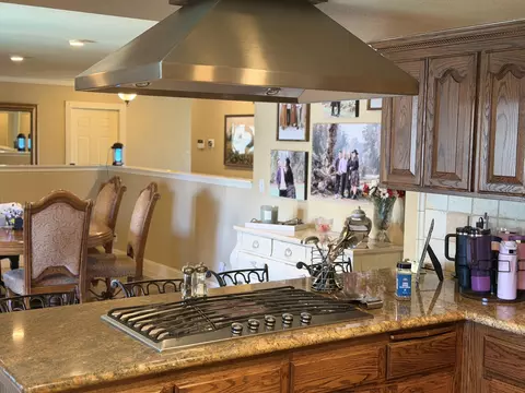 Kitchen - 1602 E Avila Dr, Tulare, CA 93274 photo 16 of 19