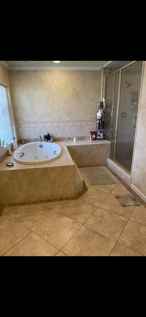 Bath - 1602 E Avila Dr, Tulare, CA 93274 photo 10 of 11