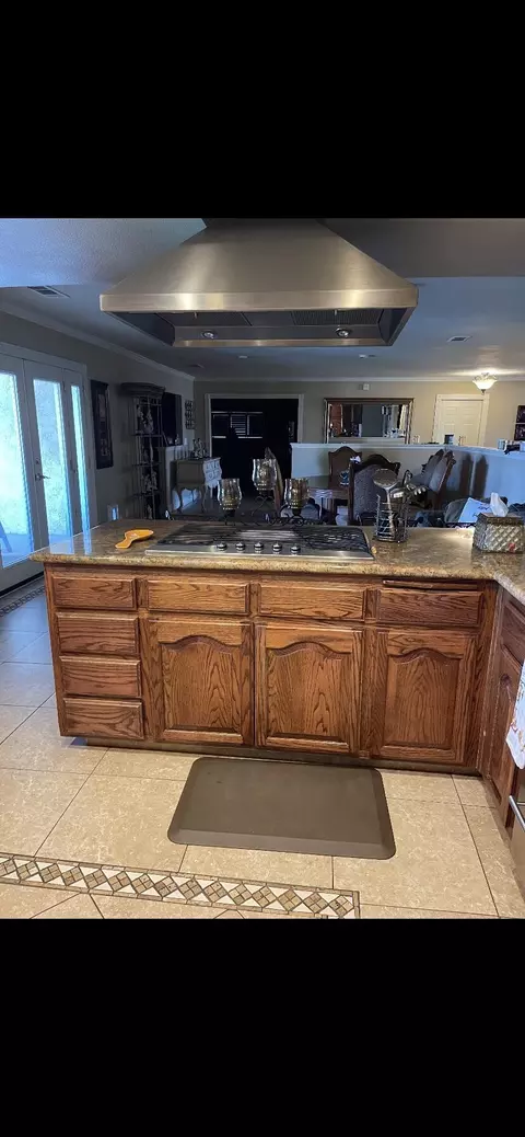 Kitchen - 1602 E Avila Dr, Tulare, CA 93274 photo 10 of 19