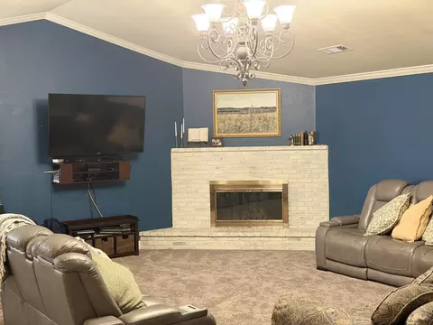 Living - 1602 E Avila Dr, Tulare, CA 93274 photo 3 of 7