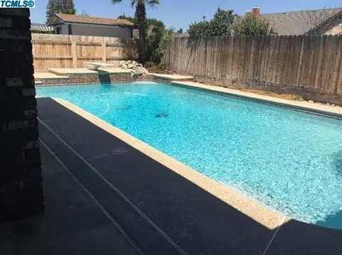 Exterior - 1602 E Avila Dr, Tulare, CA 93274 photo 9 of 13