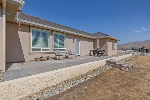 Exterior - 16741 Silver Fox Ln, Springville, CA 93265 photo 2 of 6