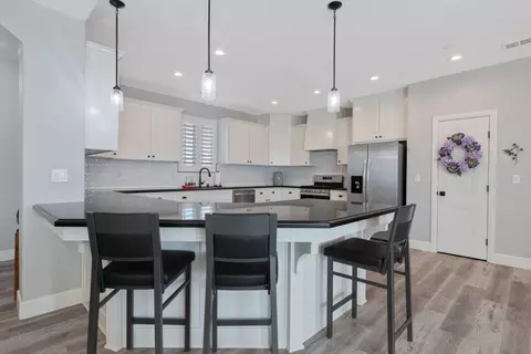 Kitchen - 16741 Silver Fox Ln, Springville, CA 93265 photo 2 of 4